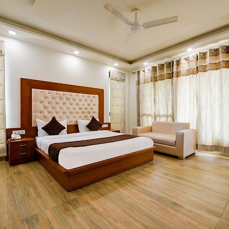 Hotel Leaf 9 Boutique, Near Golf Course Road And Galleria Market Gurgaon Esterno foto