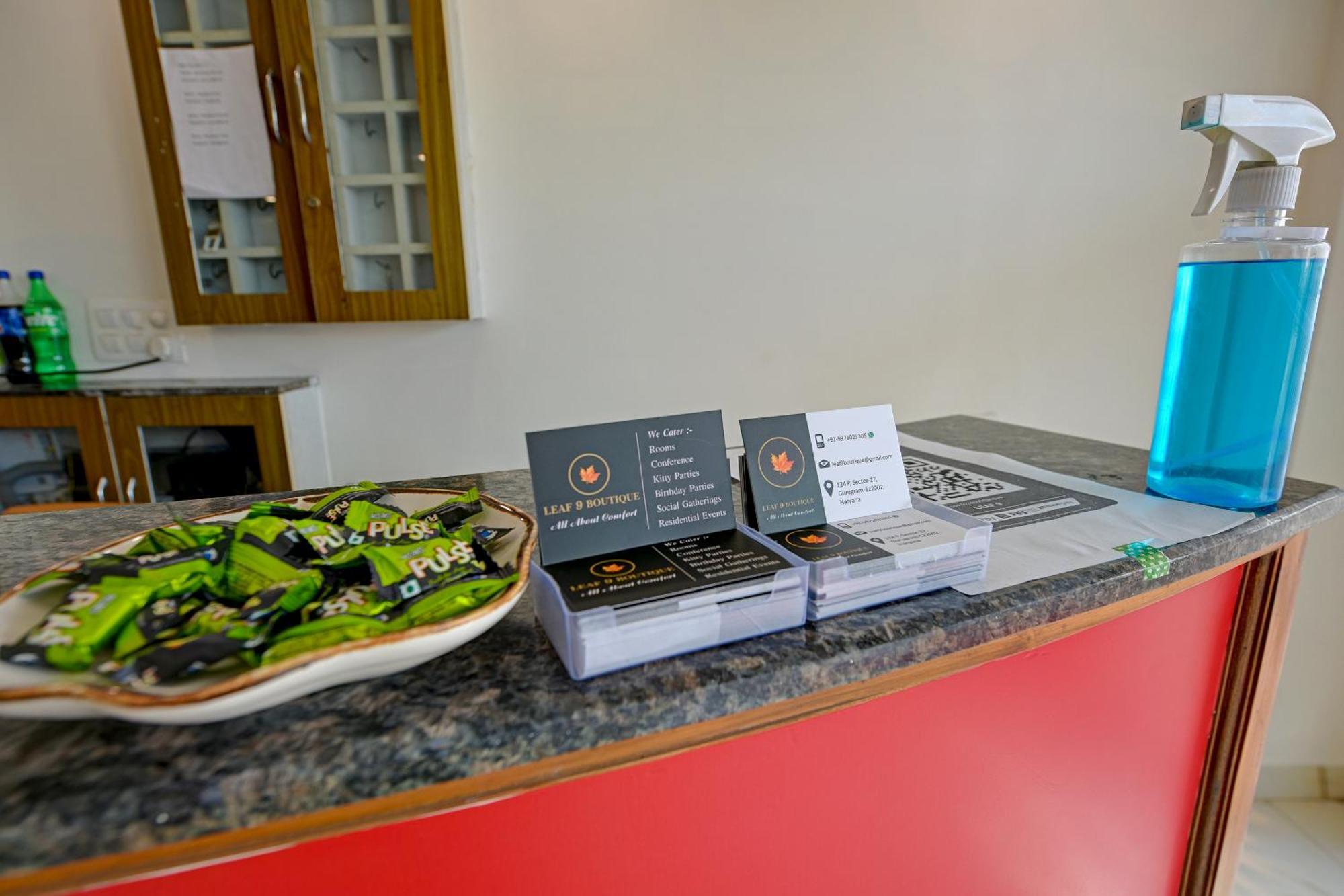 Hotel Leaf 9 Boutique, Near Golf Course Road And Galleria Market Gurgaon Esterno foto
