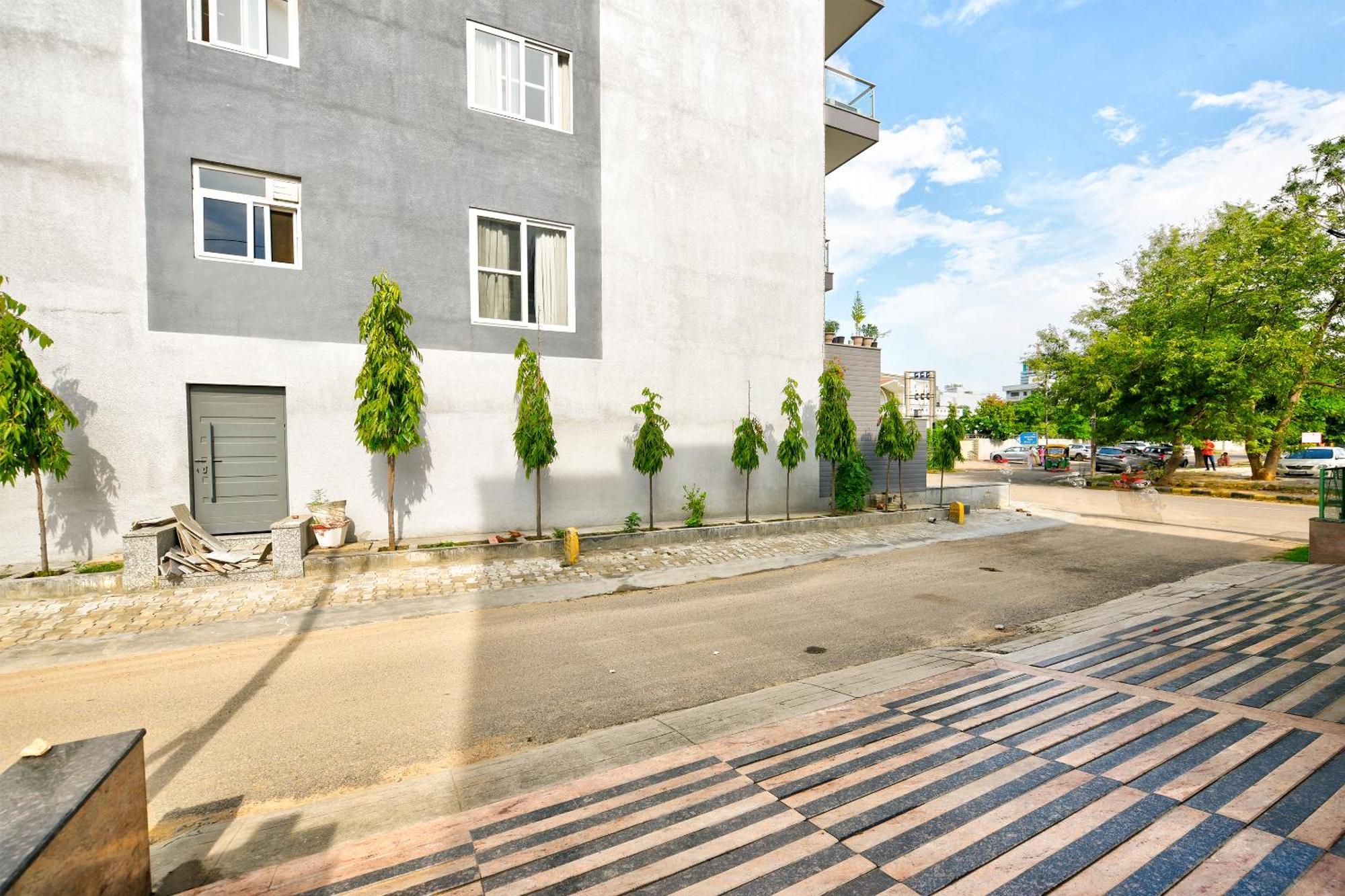 Hotel Leaf 9 Boutique, Near Golf Course Road And Galleria Market Gurgaon Esterno foto