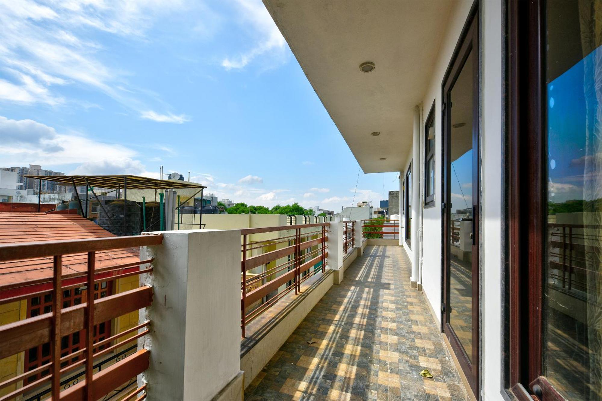 Hotel Leaf 9 Boutique, Near Golf Course Road And Galleria Market Gurgaon Esterno foto