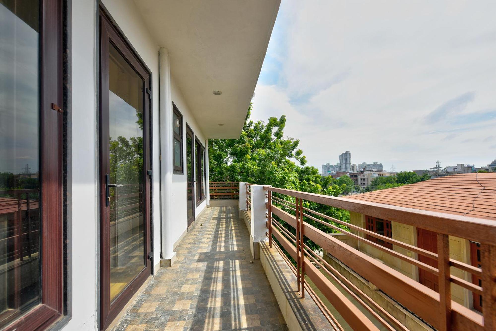 Hotel Leaf 9 Boutique, Near Golf Course Road And Galleria Market Gurgaon Esterno foto