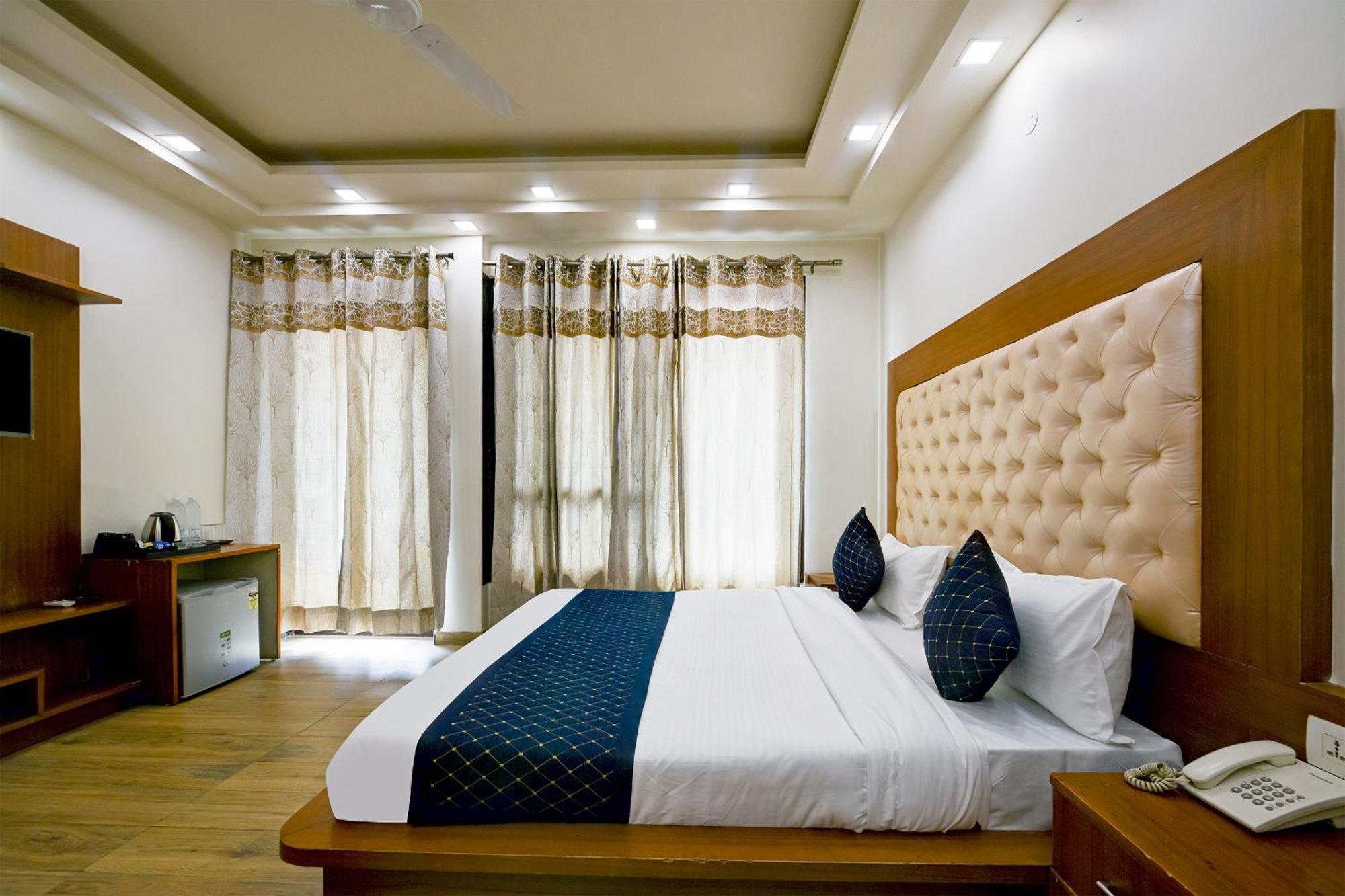 Hotel Leaf 9 Boutique, Near Golf Course Road And Galleria Market Gurgaon Esterno foto