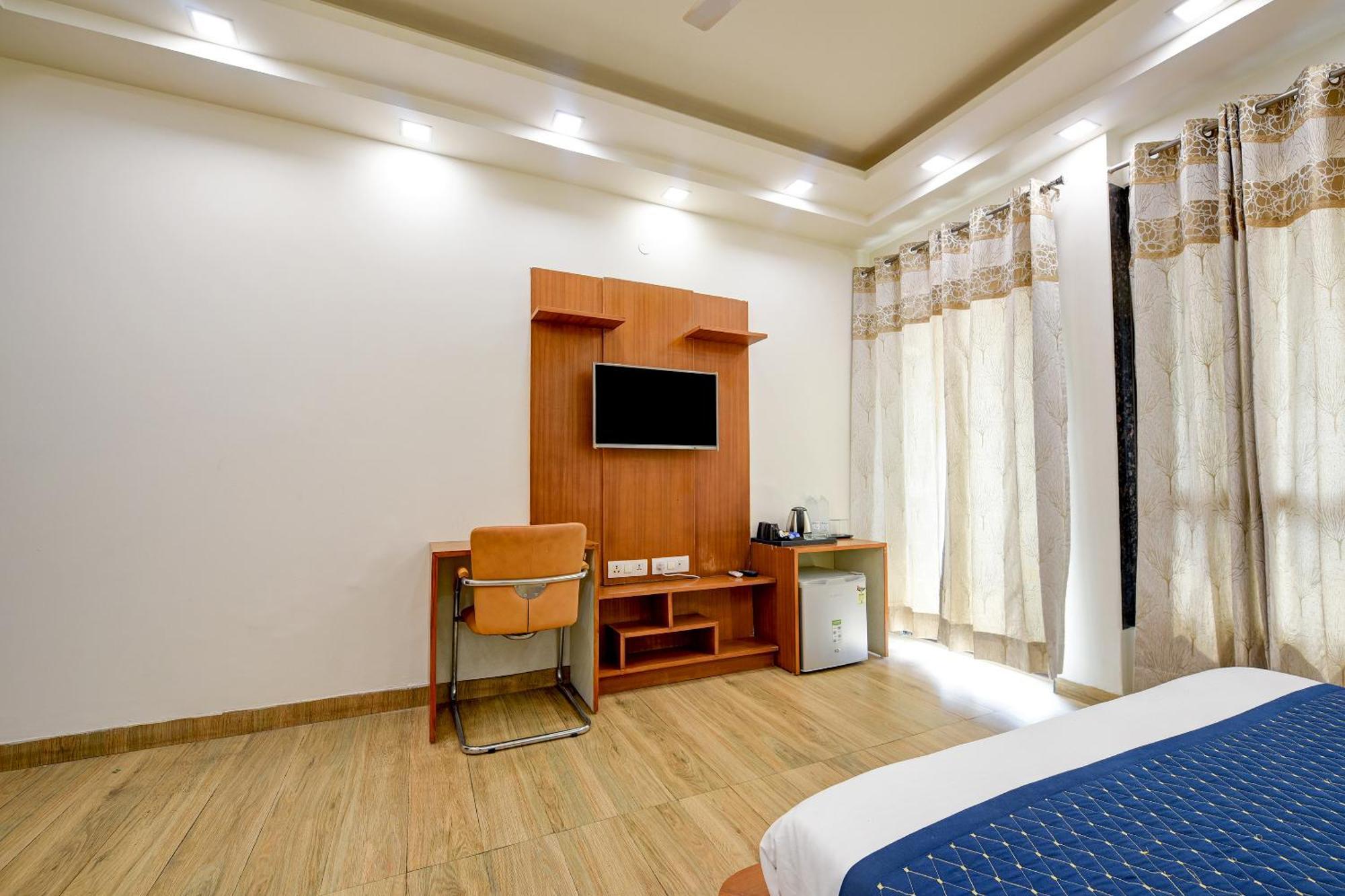 Hotel Leaf 9 Boutique, Near Golf Course Road And Galleria Market Gurgaon Esterno foto