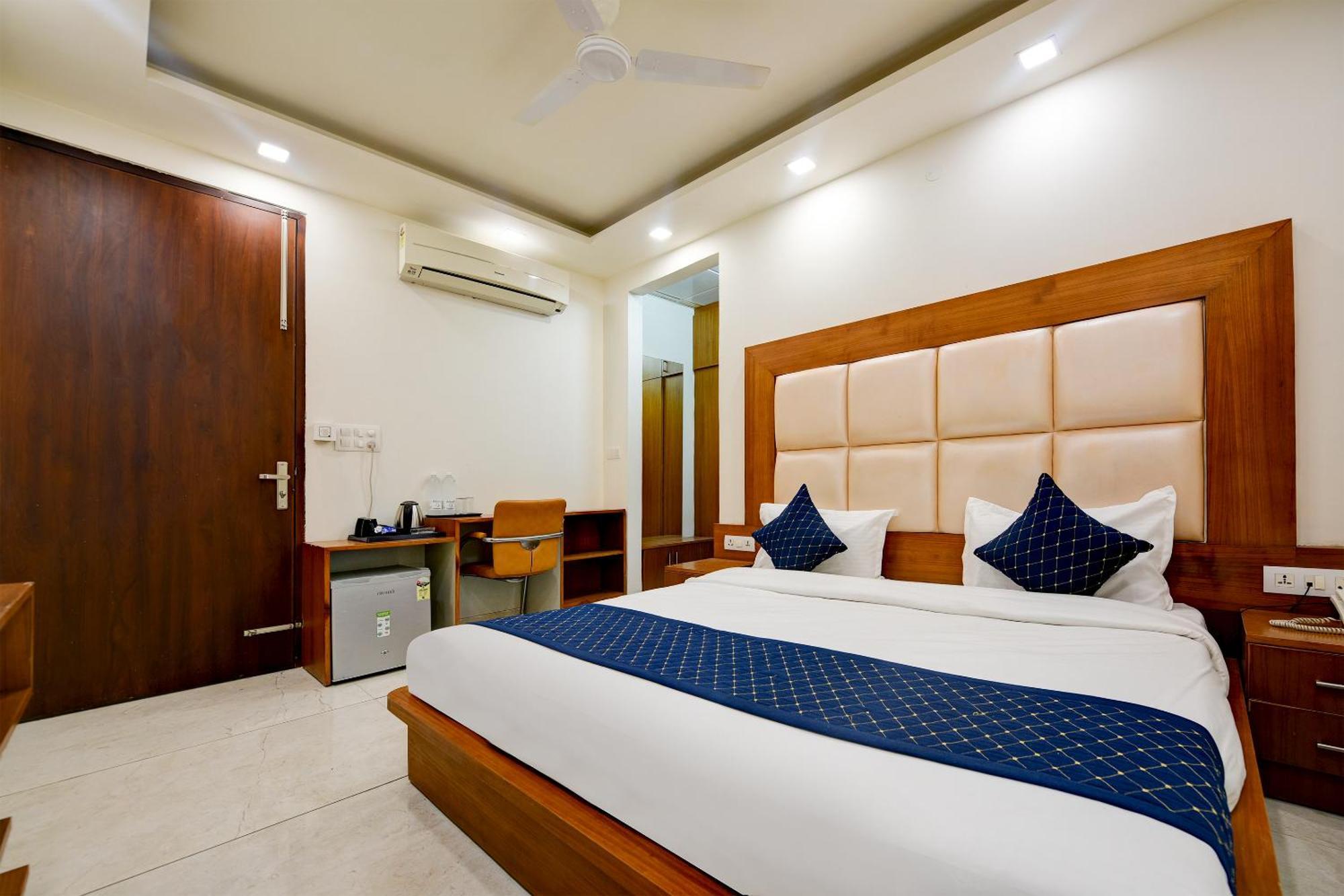 Hotel Leaf 9 Boutique, Near Golf Course Road And Galleria Market Gurgaon Esterno foto