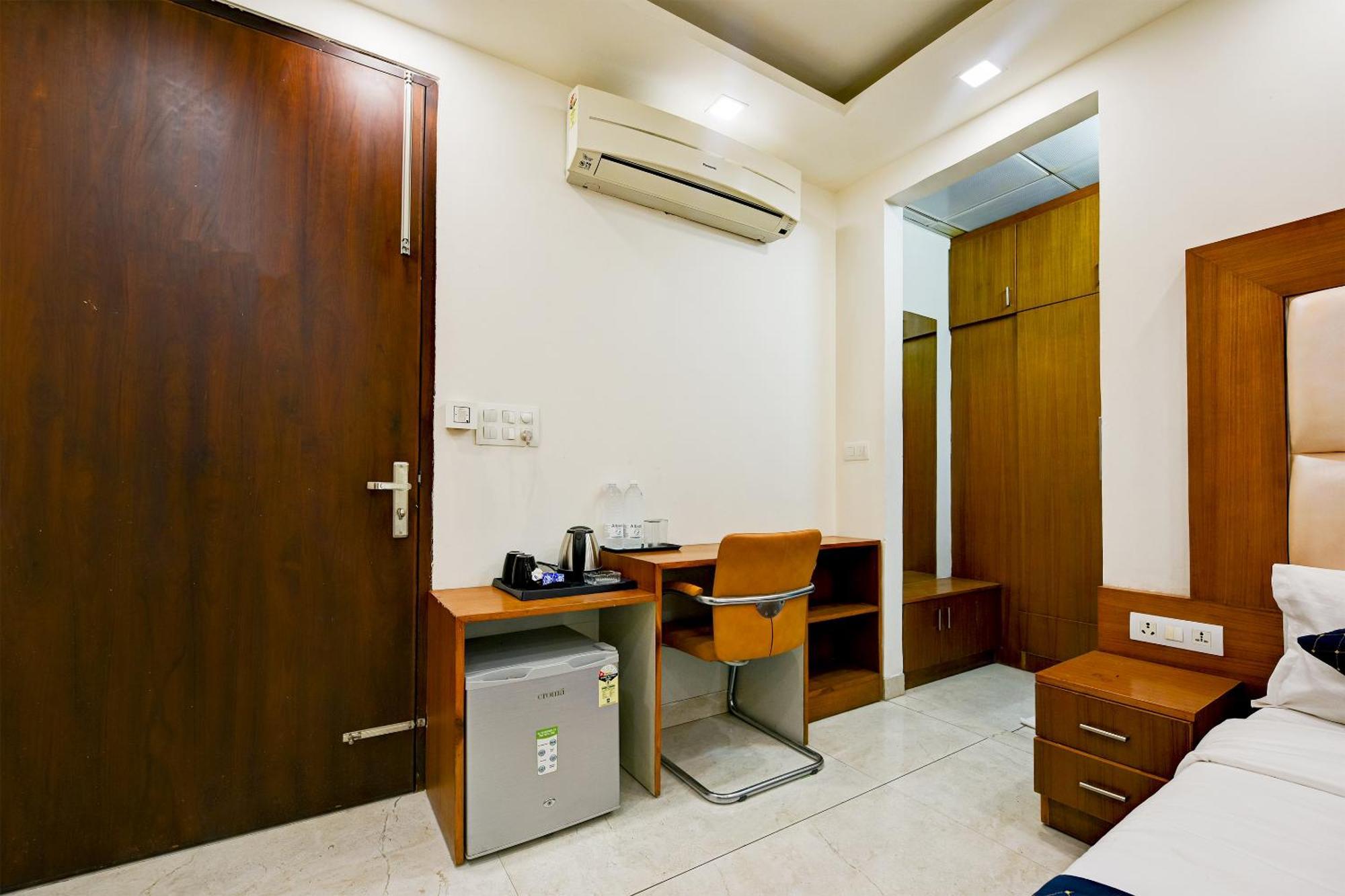 Hotel Leaf 9 Boutique, Near Golf Course Road And Galleria Market Gurgaon Esterno foto