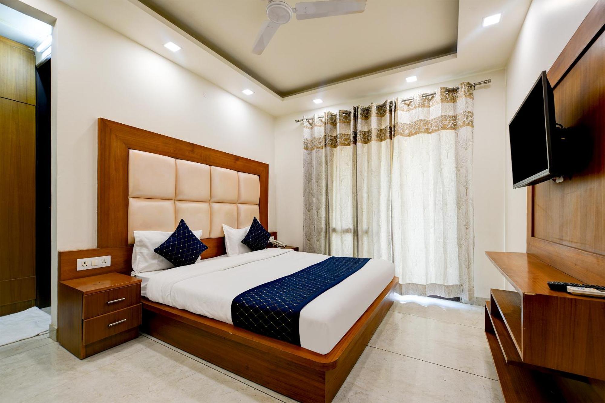 Hotel Leaf 9 Boutique, Near Golf Course Road And Galleria Market Gurgaon Esterno foto