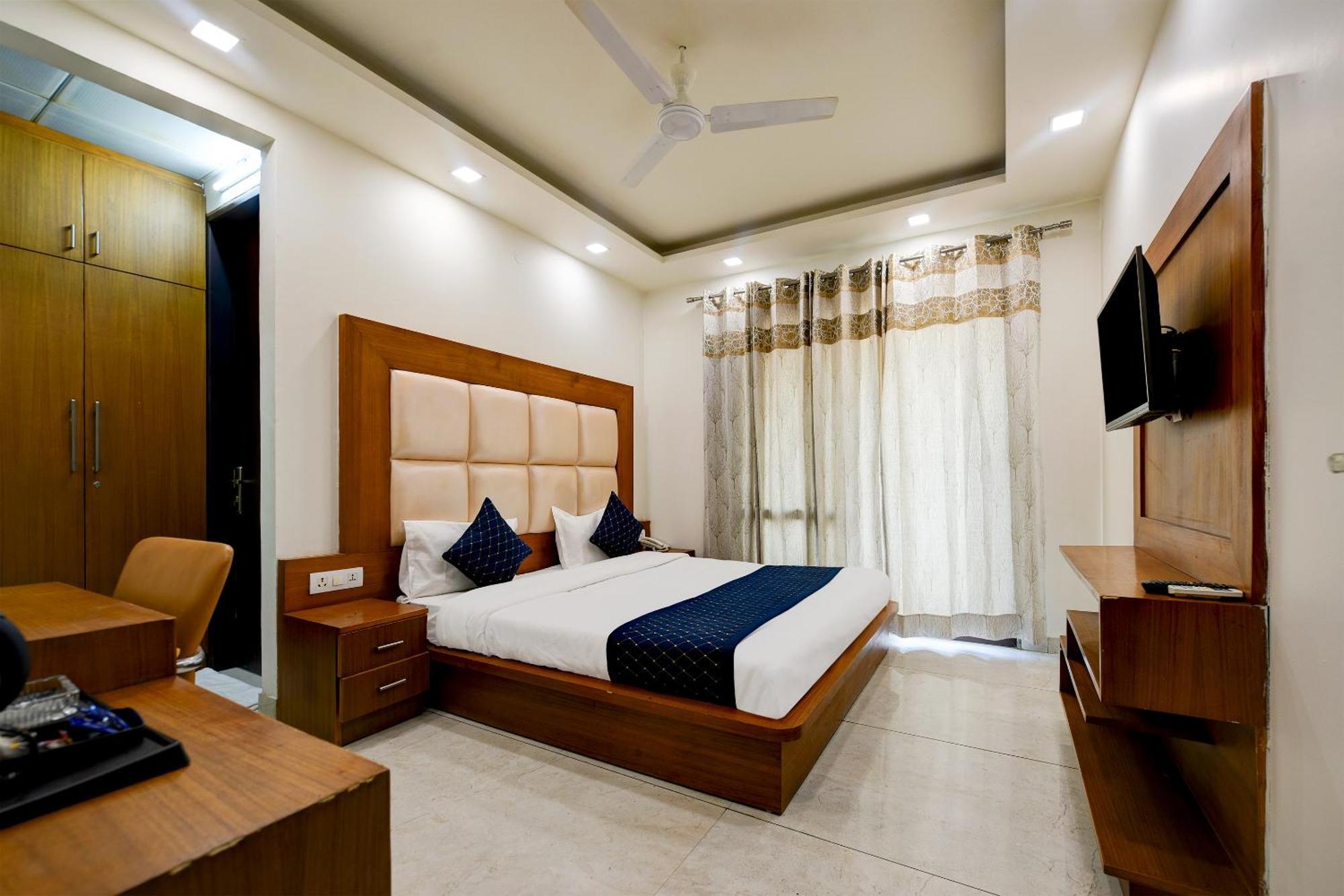 Hotel Leaf 9 Boutique, Near Golf Course Road And Galleria Market Gurgaon Esterno foto