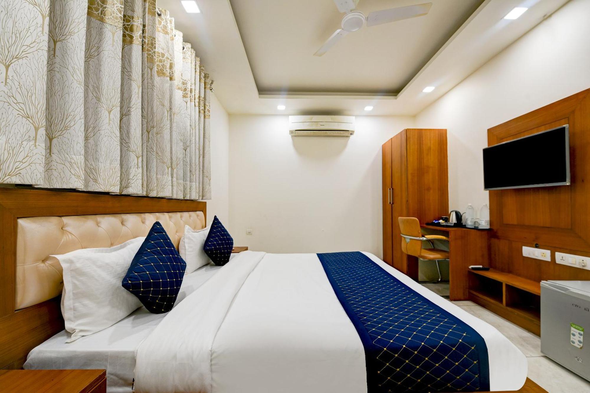 Hotel Leaf 9 Boutique, Near Golf Course Road And Galleria Market Gurgaon Esterno foto