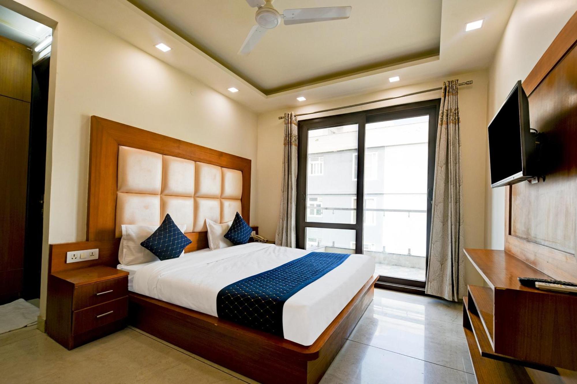 Hotel Leaf 9 Boutique, Near Golf Course Road And Galleria Market Gurgaon Esterno foto