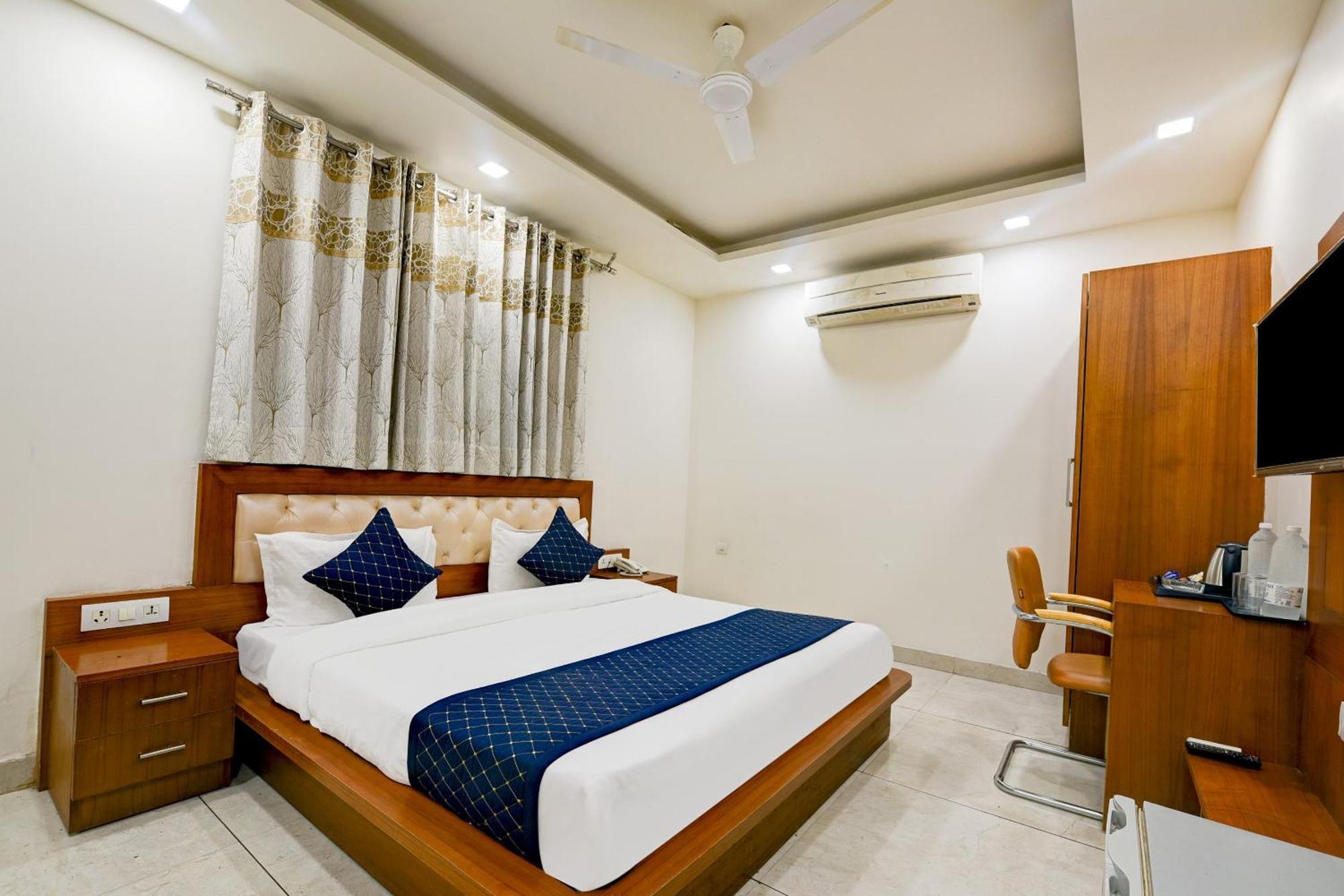 Hotel Leaf 9 Boutique, Near Golf Course Road And Galleria Market Gurgaon Esterno foto