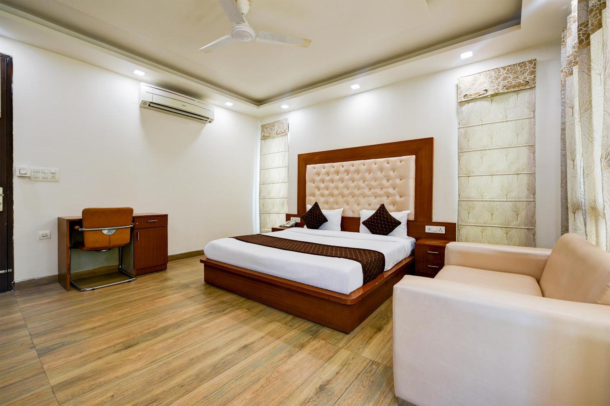 Hotel Leaf 9 Boutique, Near Golf Course Road And Galleria Market Gurgaon Esterno foto