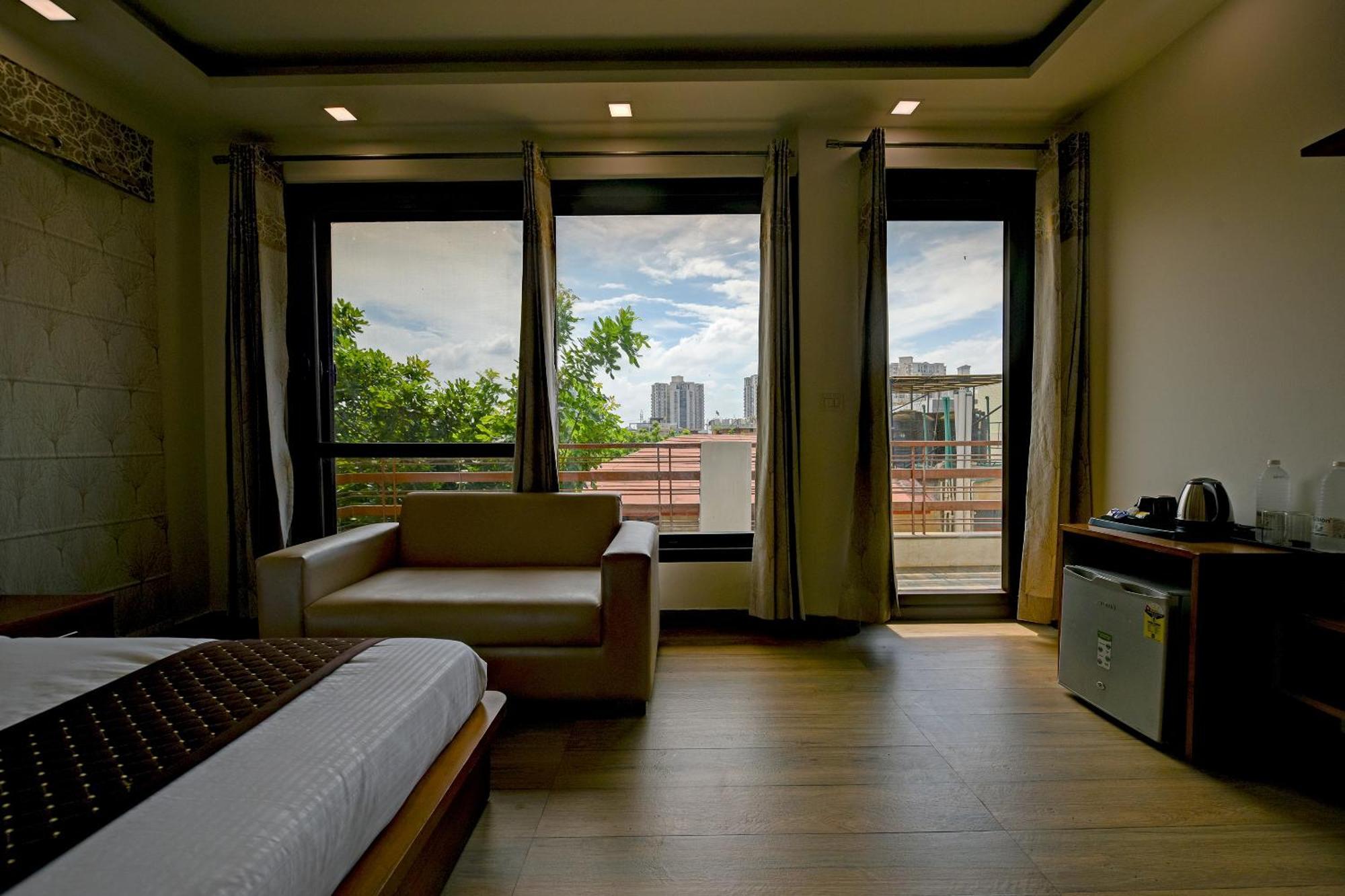 Hotel Leaf 9 Boutique, Near Golf Course Road And Galleria Market Gurgaon Esterno foto